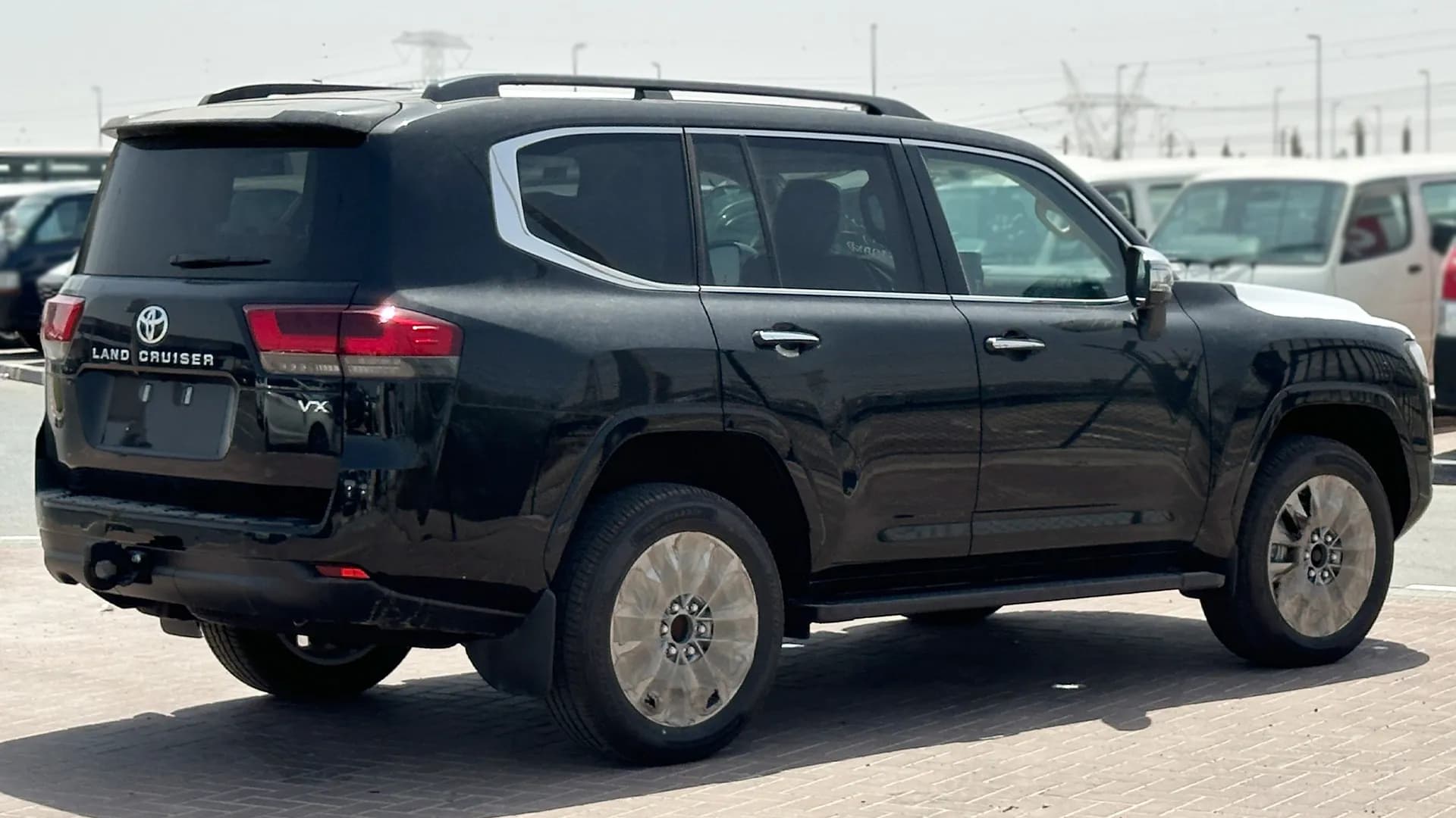 Vehicle image 4